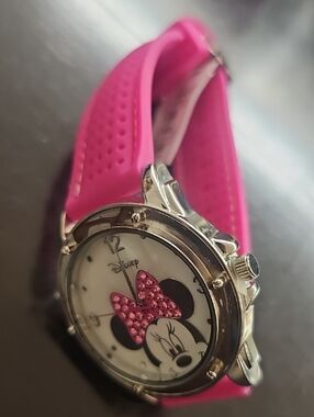 Disney Pink Minnie Mouse Girls' Silicone Strap Watch